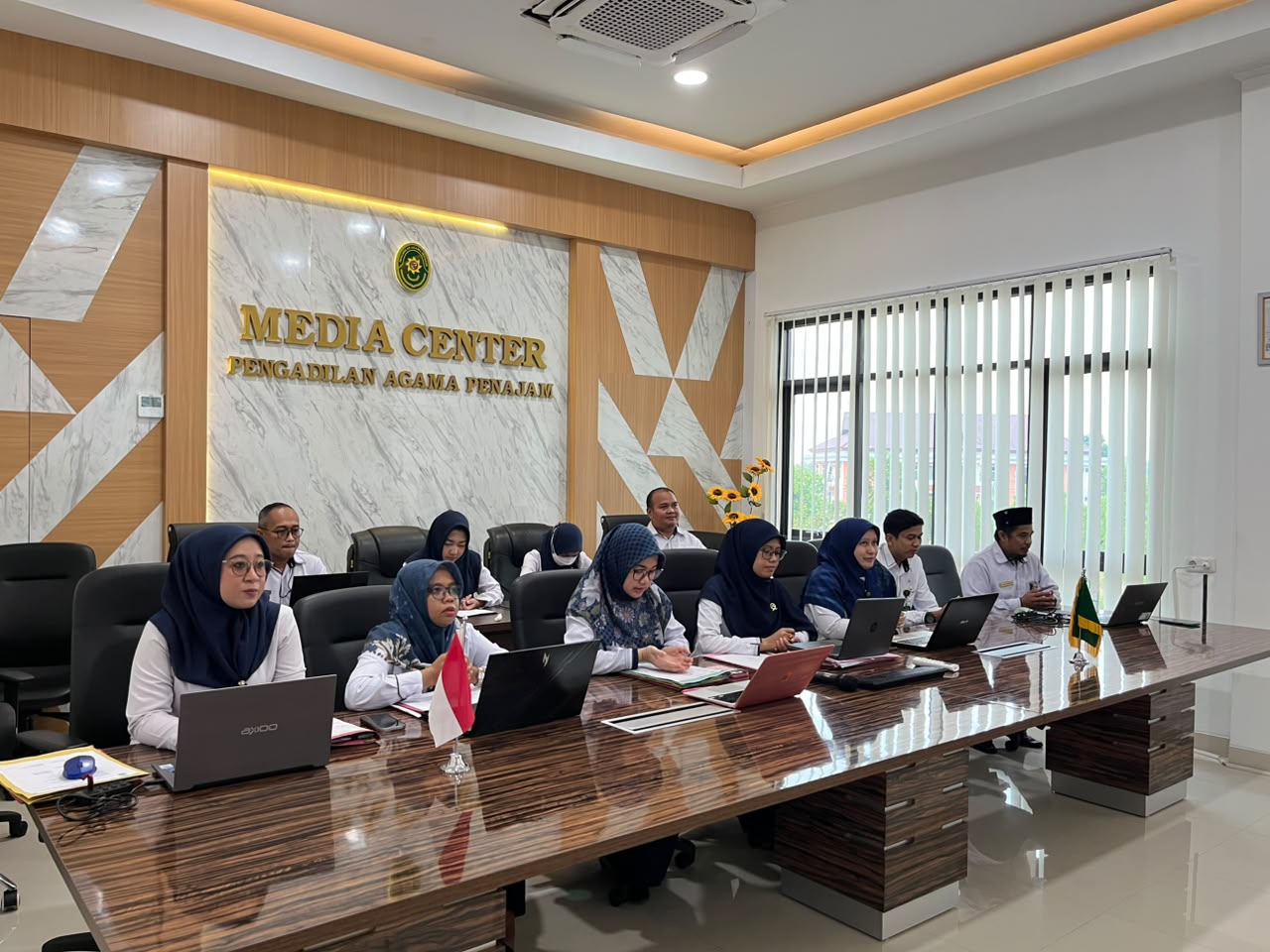 1. Zoom bersama Komisi